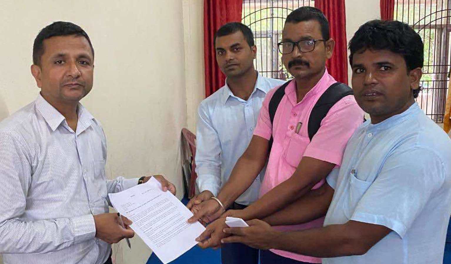 मुसहर हिँड्ने बाटोमा काँडेबार :दलित संस्थाद्वारा गृहमन्त्रीलाई ज्ञापनपत्र