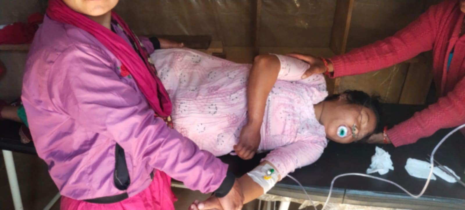 डोटीमा गर्भवती महिलाको हेलिकप्टर मार्फत उद्धार