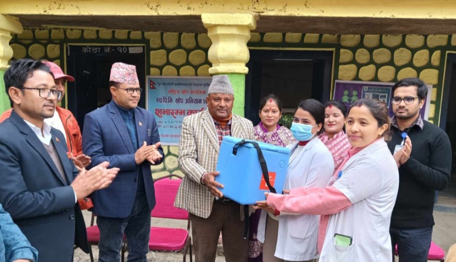 डोटीमा ४ हजार ७ सय ९४ जनाले पहिलो दिनमा लगाए  एचपिभी खोप