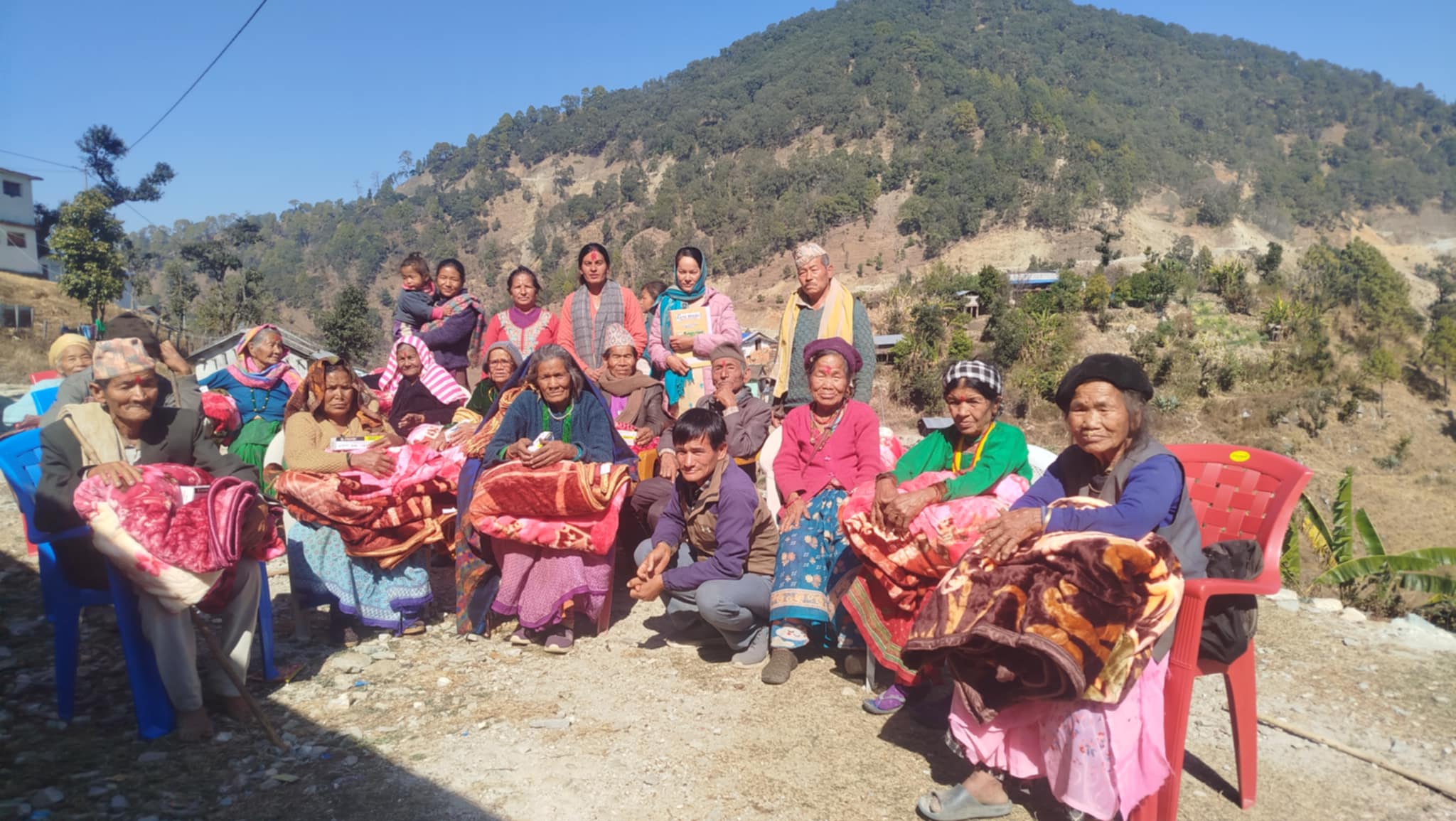 पालिका द्वारा वडा नम्बर २ का ज्येष्ठ नागरिकलाई सम्मान