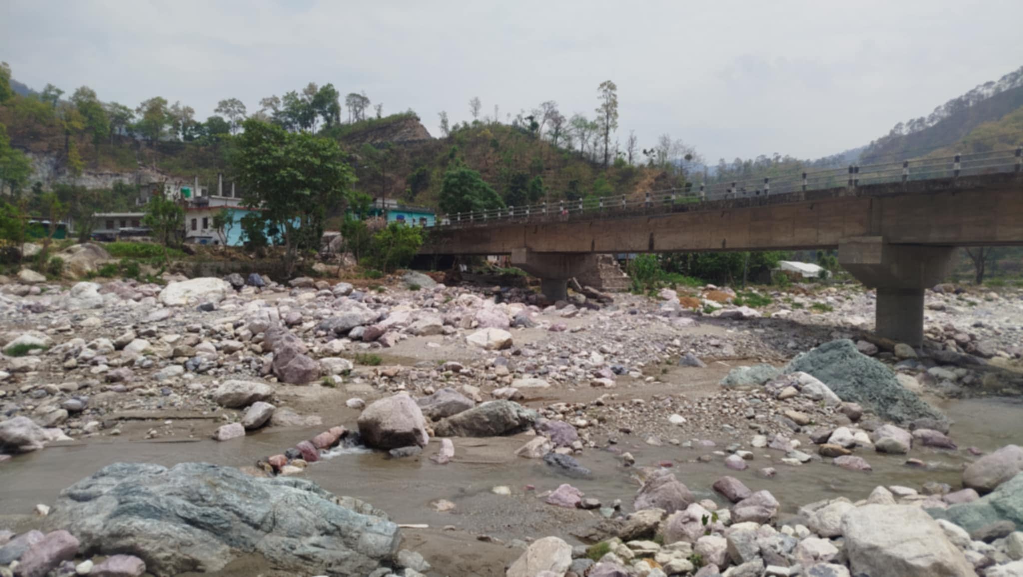 चुरे संरक्षित क्षेत्र नदी कटानको उच्च जोखिममा